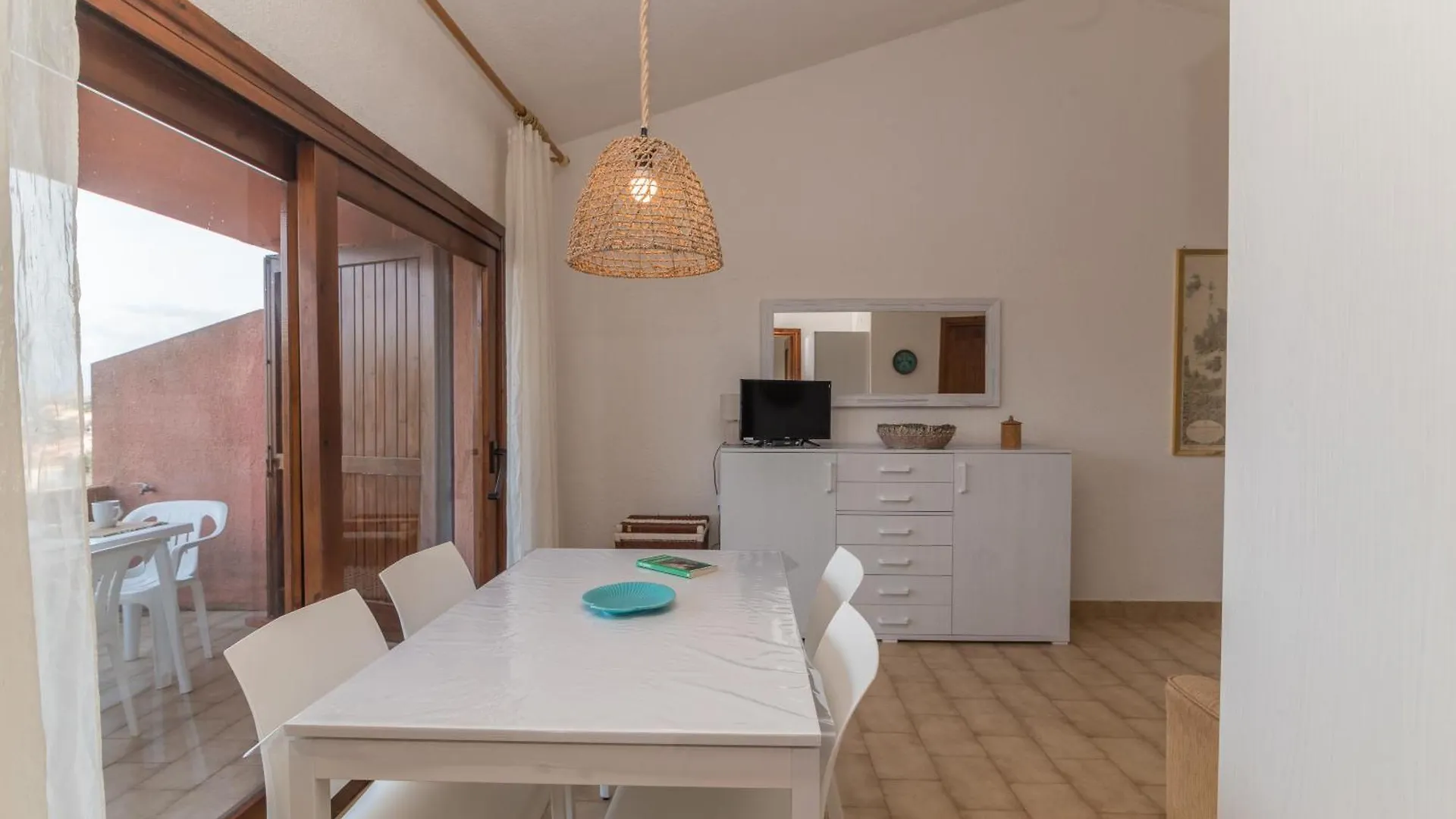 Trilocale Vista Mare E Giardino A Apartment Palau Italy