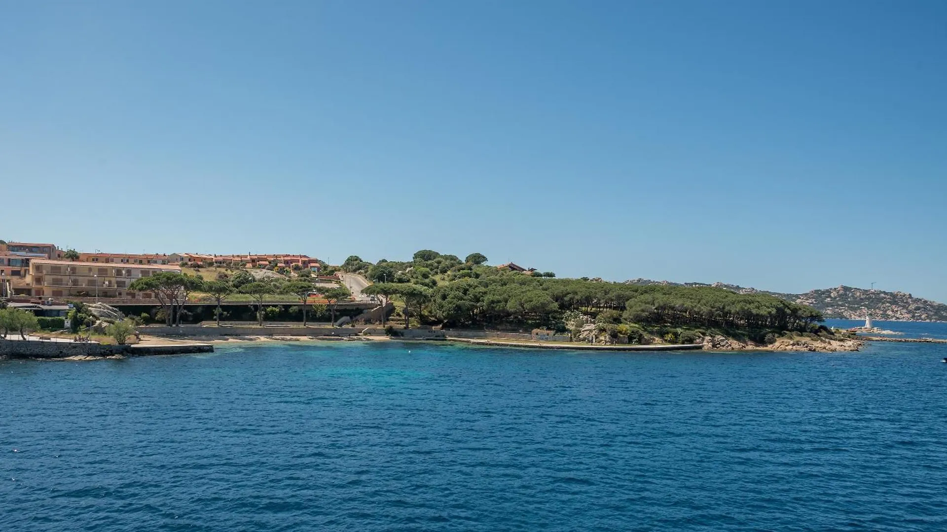 Trilocale Vista Mare E Giardino A Apartment Palau Italy